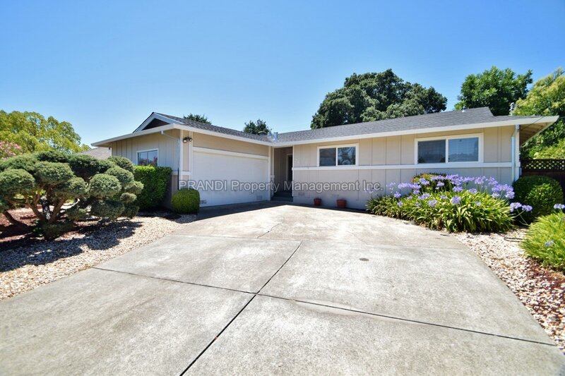 Novato House: 26 Driftwood Avenue