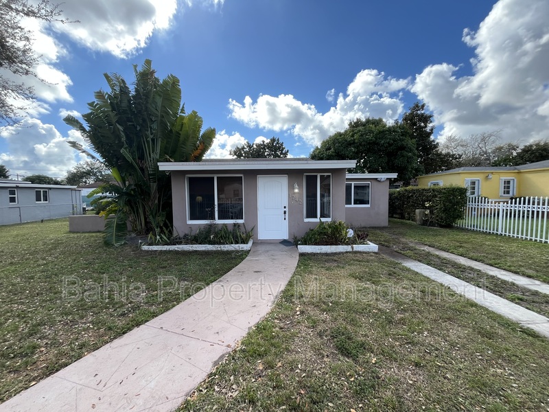 Miami House: 1742 NW 81st St