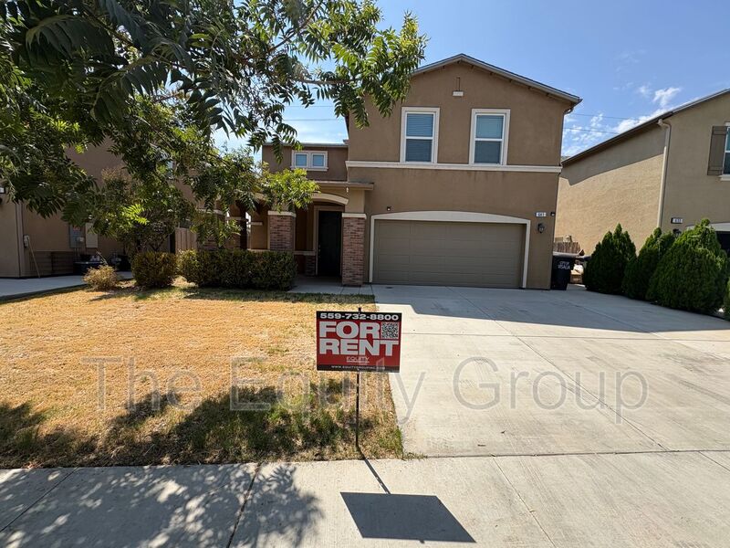 Visalia House: 641 South Laguna St
