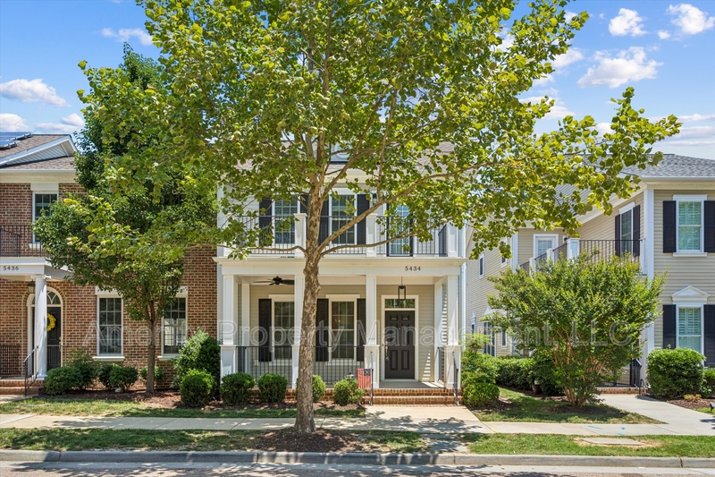 Williamsburg Condo: 5434 Center Street - 1