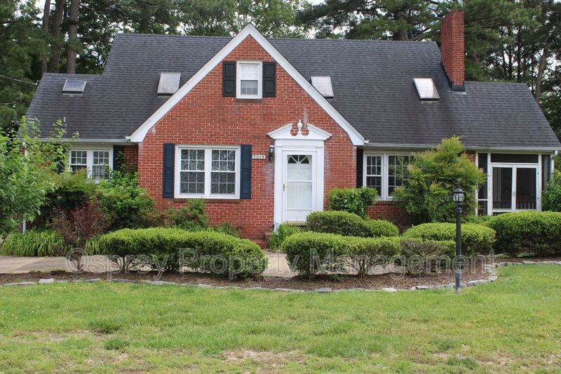 Spacious 4-Bedroom Home with Pool! "ASK ABOUT OUR ZERO-DEPOSIT OPTION" - Photo 1