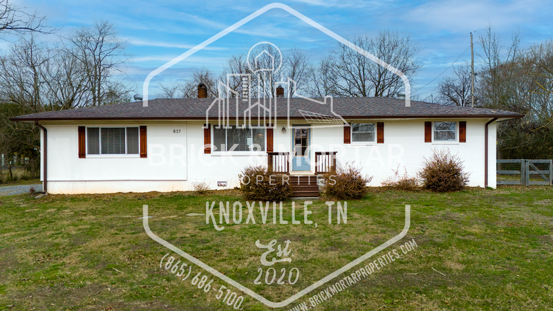 Maryville House: 837 Teffeteller Lane