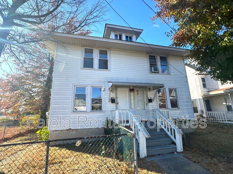 Millville Townhome: 706 Buck Street