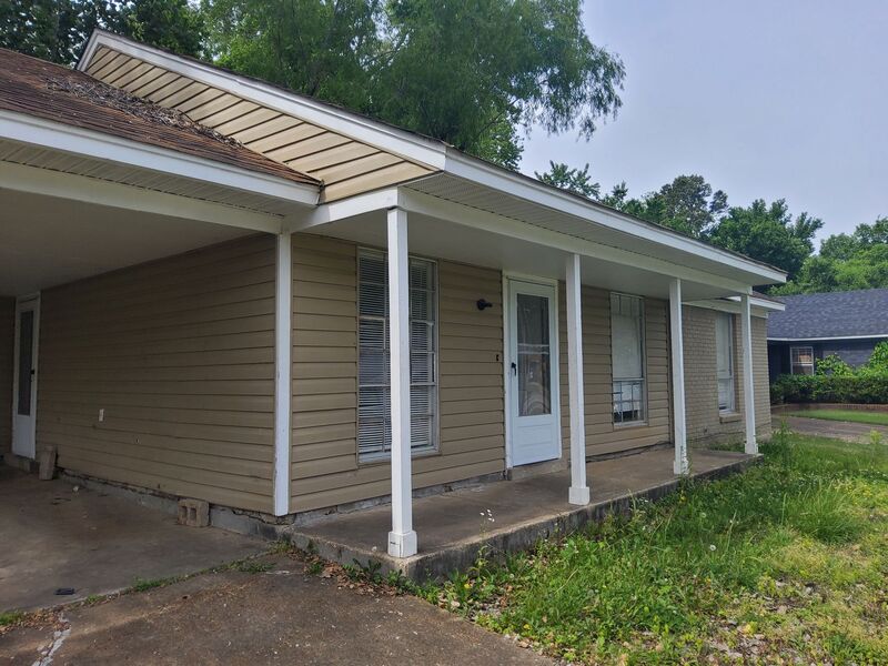 Memphis House: 2771 Northmeade Ave