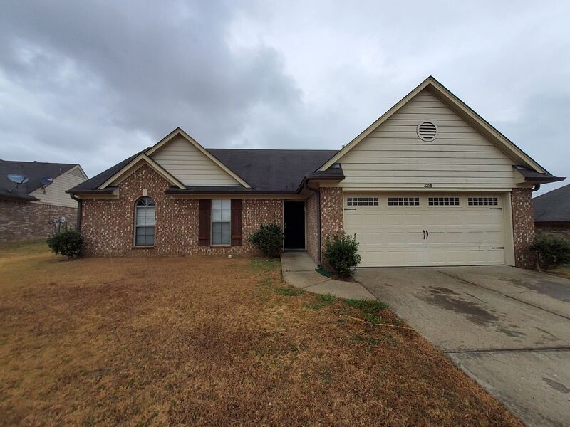 Southaven House: 8898 Rasco Hills Cv