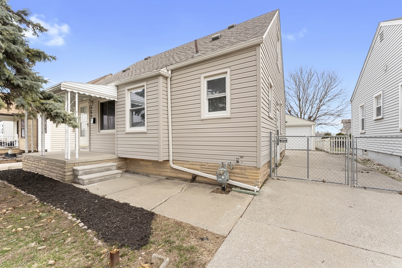 Wyandotte House: 4669 17th St.