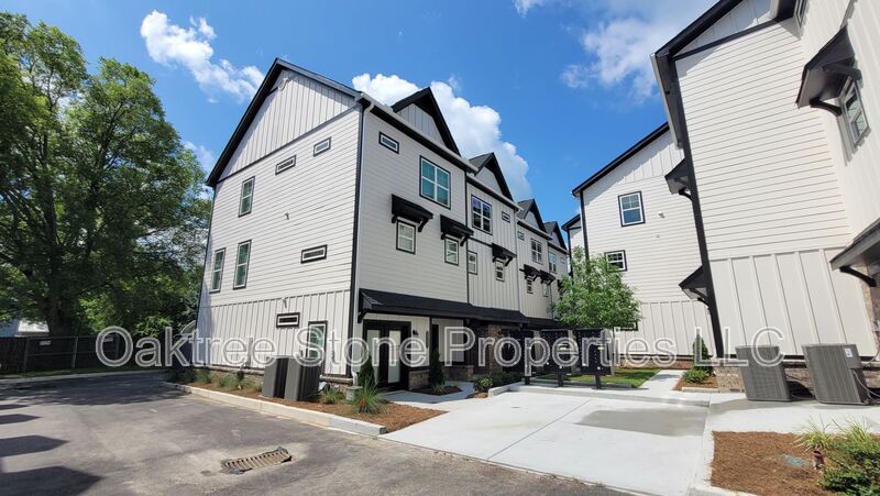 Atlanta House: 2585 Ocean Walk Dr NW