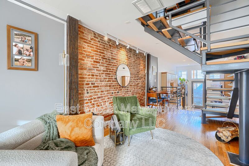 Baltimore House: 1321 Cooksie St