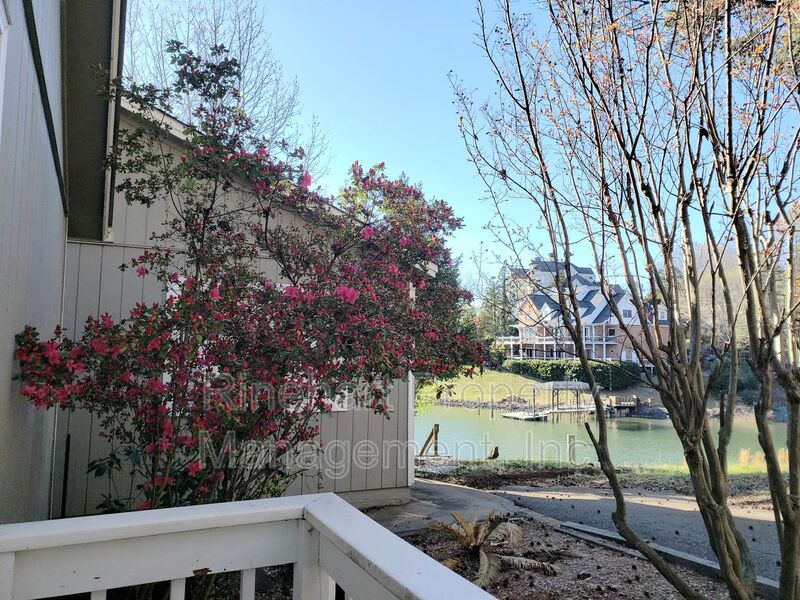 Tega Cay House: 4023 Windward Drive