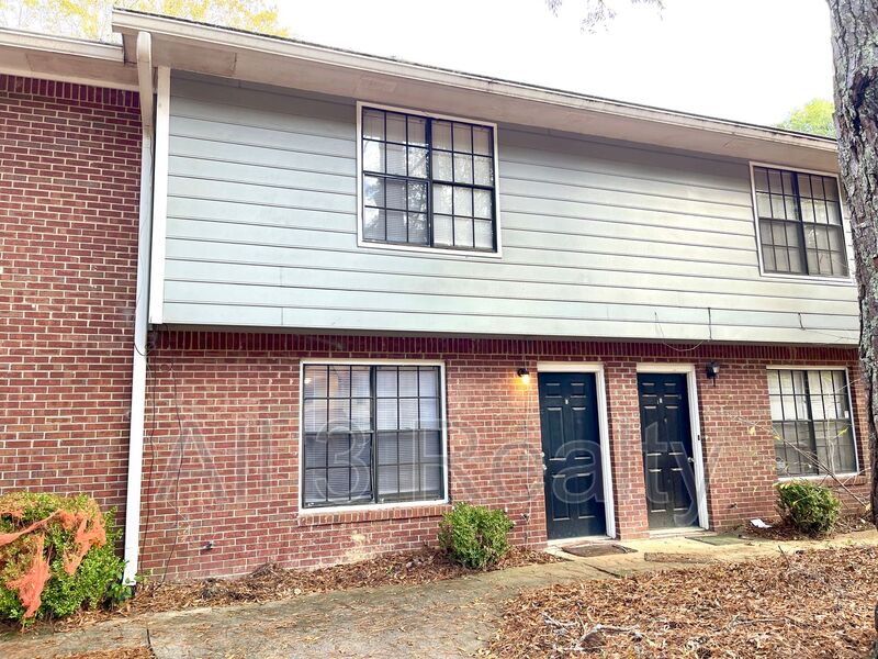 Fayetteville Condo: 145 Meadowbrook Ct