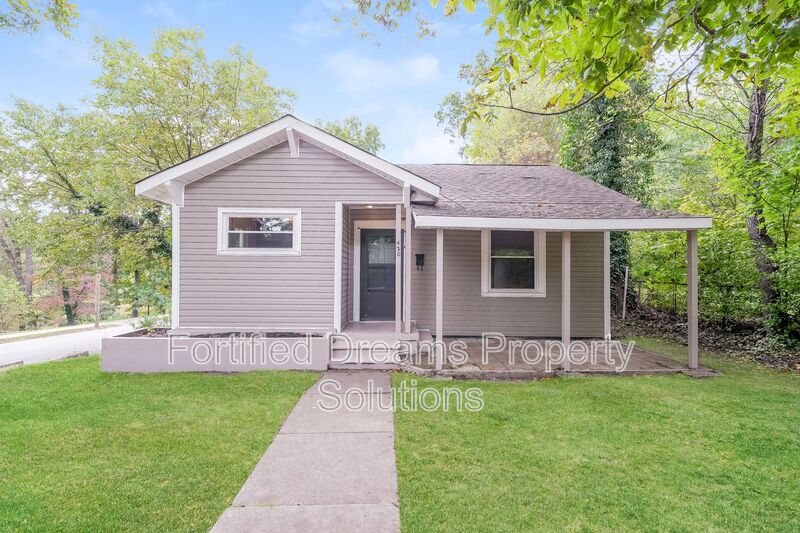 Winston-Salem House: 420 E Twenty-Fifth St