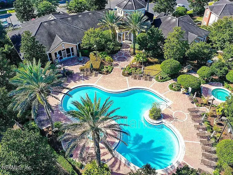 Jacksonville House: 10075 Gate Parkway N