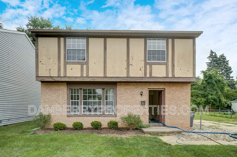 Toledo House: 1006 Ranch Drive - 1