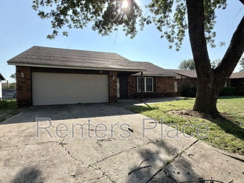 Broken Arrow House: 3113 S 216th E Ave.