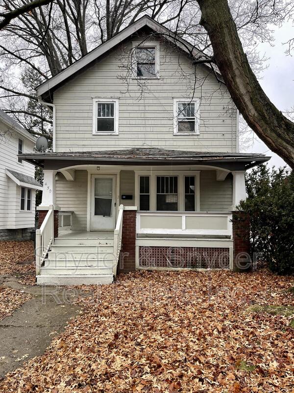 Akron House: 450 Homer Avenue
