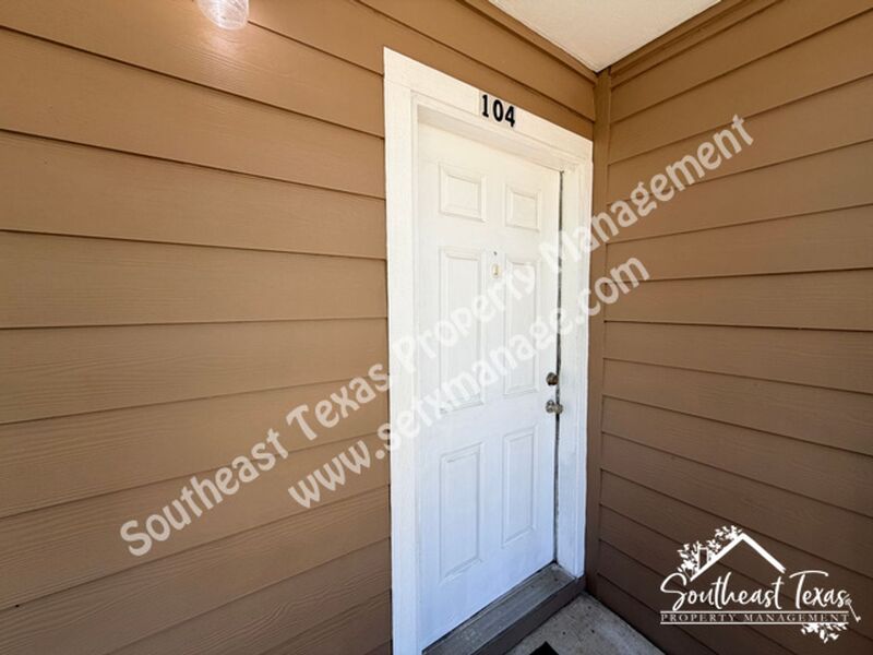 Kirbyville House: 1410 South Elizabeth Avenue