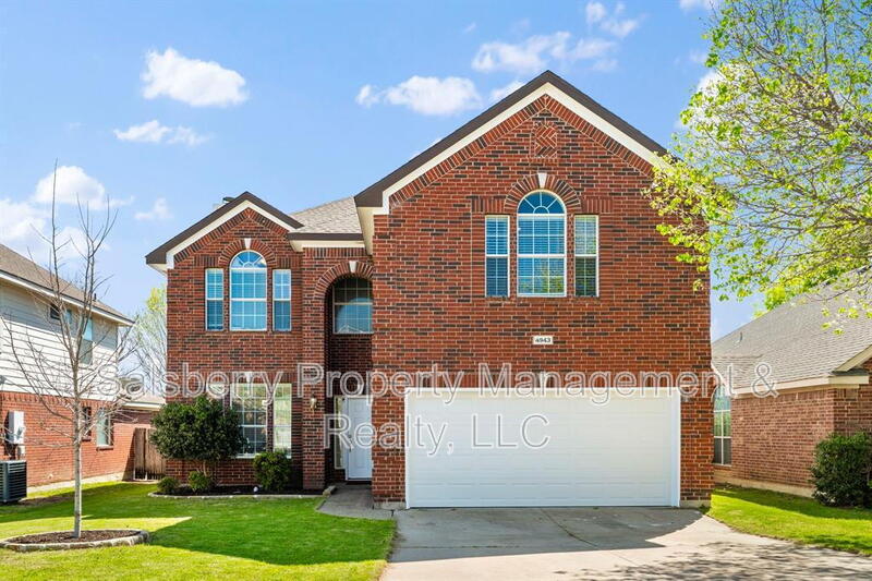 Fort Worth House: 4943 Sunset Ridge Drive