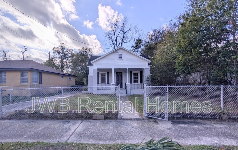 Jacksonville House: 1810 24th St W