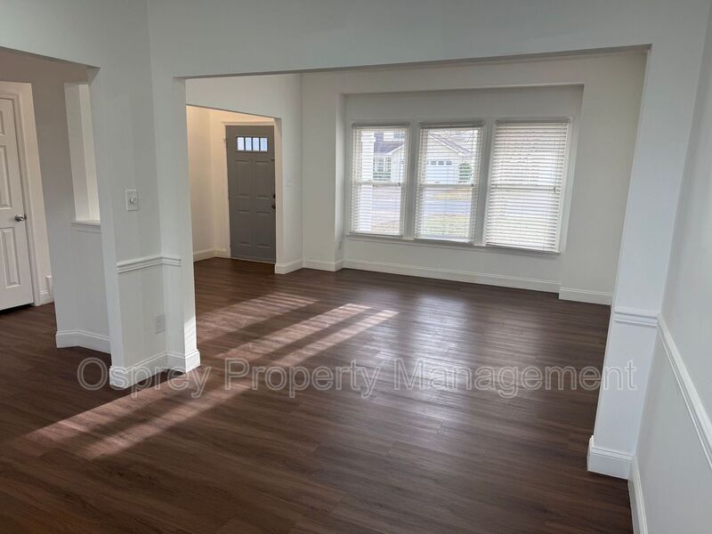 Elegant Residence in a Private Cul-de-Sac! "ASK ABOUT OUR ZERO DEPOSIT" - Photo 2