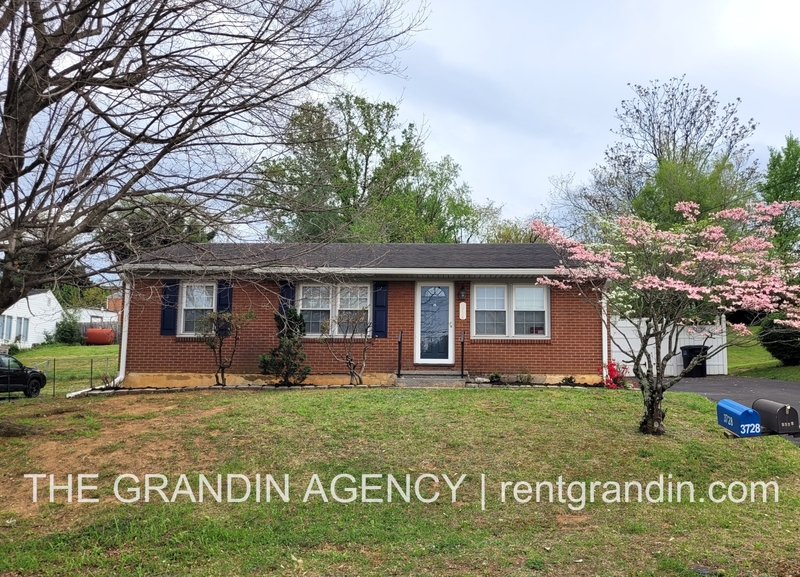 Roanoke House: 3728 Red Fox Drive Northwest