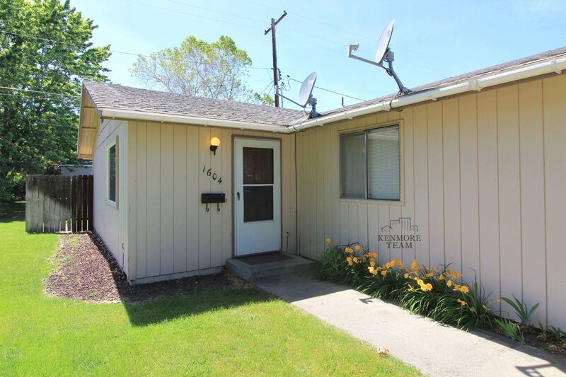 Richland Condo: 1604 Swift Blvd