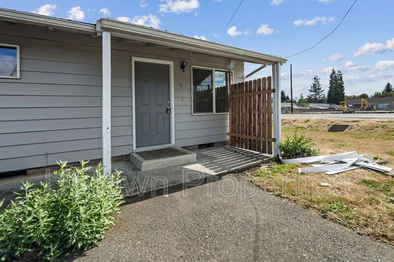 Cornelius House: 130 N 4th Ave