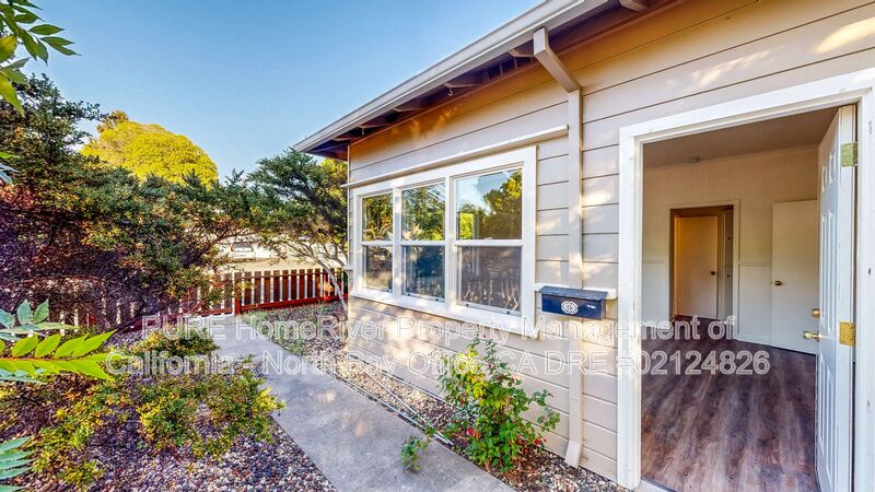 Santa Rosa House: 1430 Sonoma Avenue