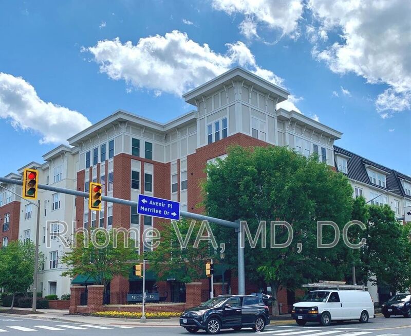 Fairfax Condo: 2655 Prosperity Ave.