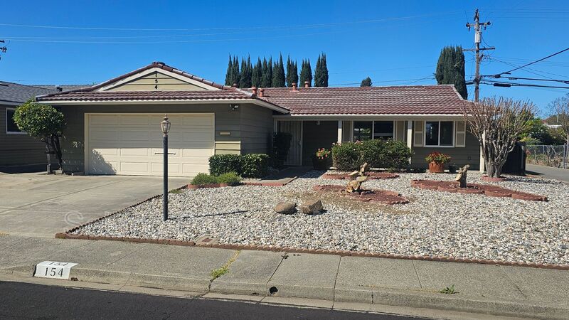 Vacaville House: 154 McKinley Circle