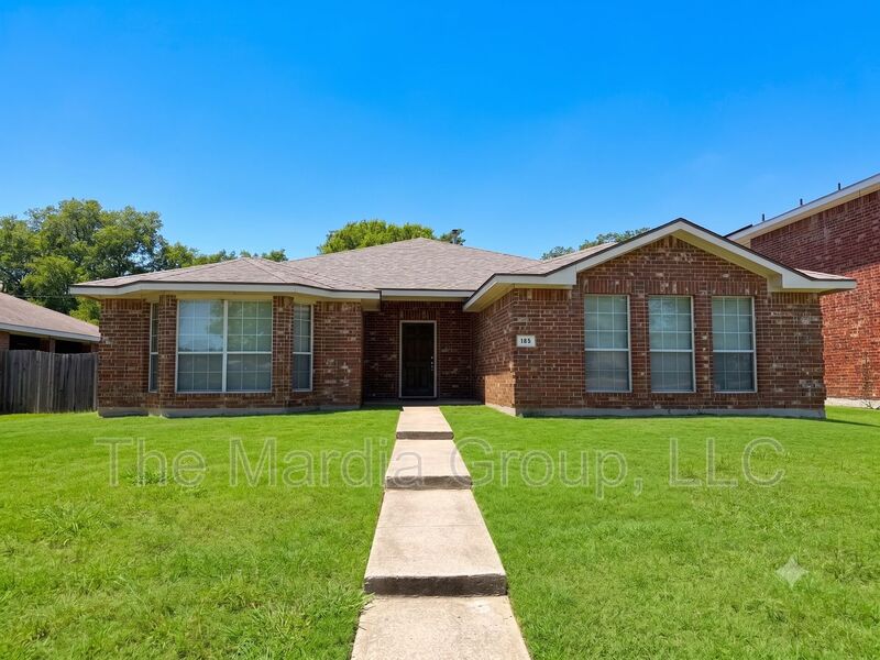 Lancaster House: 185 Rolling Ct