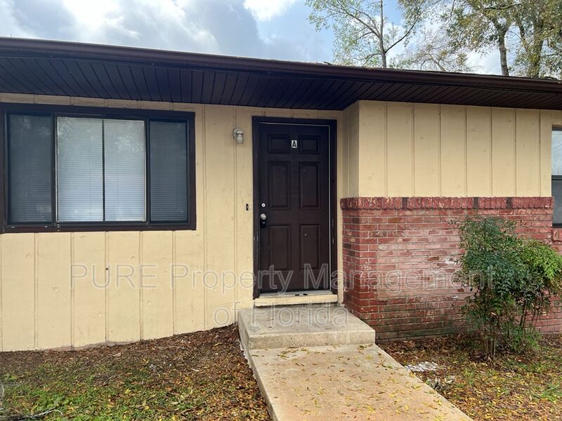 Ocala House: 3650 NE 41 Street