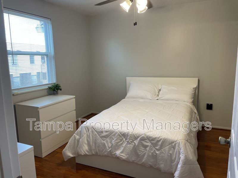 Tampa Condo: 9015 Westchester Cir