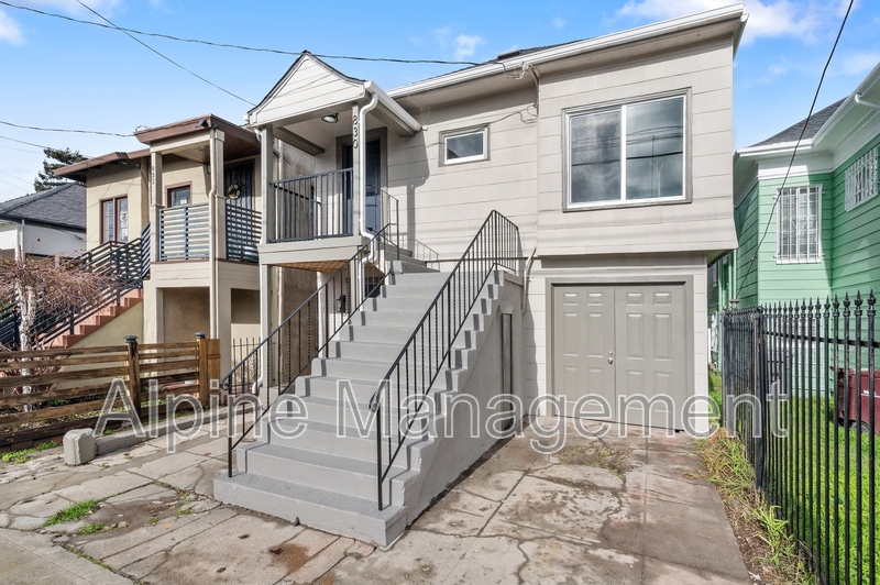Oakland Condo: 830 47th Street