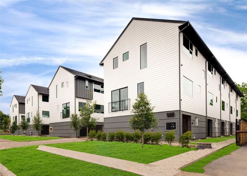 Dallas Condo: 5026 Bryan St