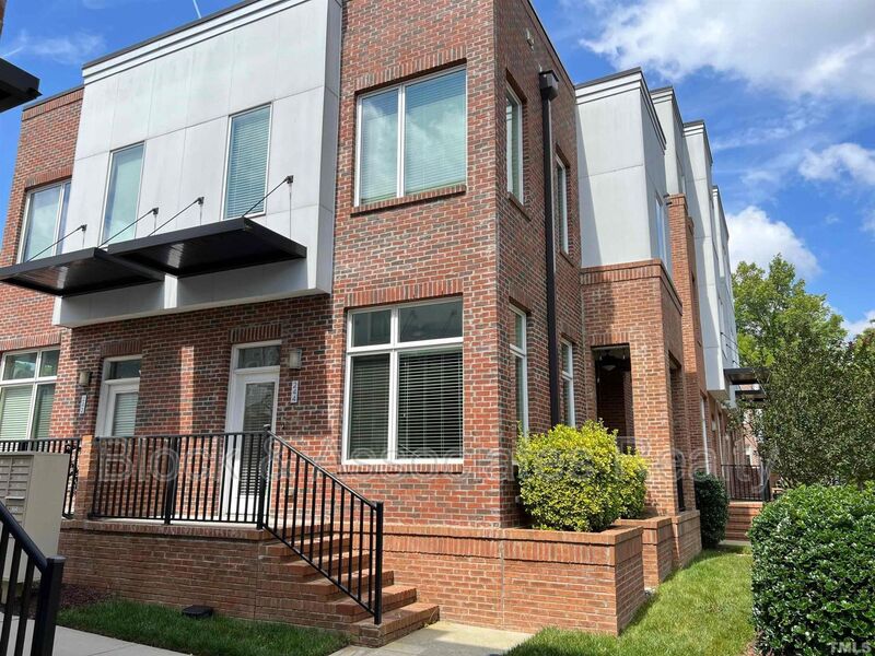Raleigh House: 244 William Drummond Way