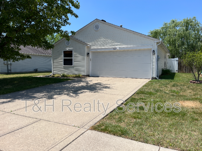 Indianapolis House: 8620 Bluff Point Drive