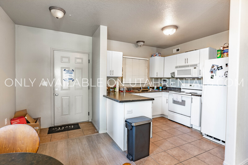 Provo House: 859 E 620 N