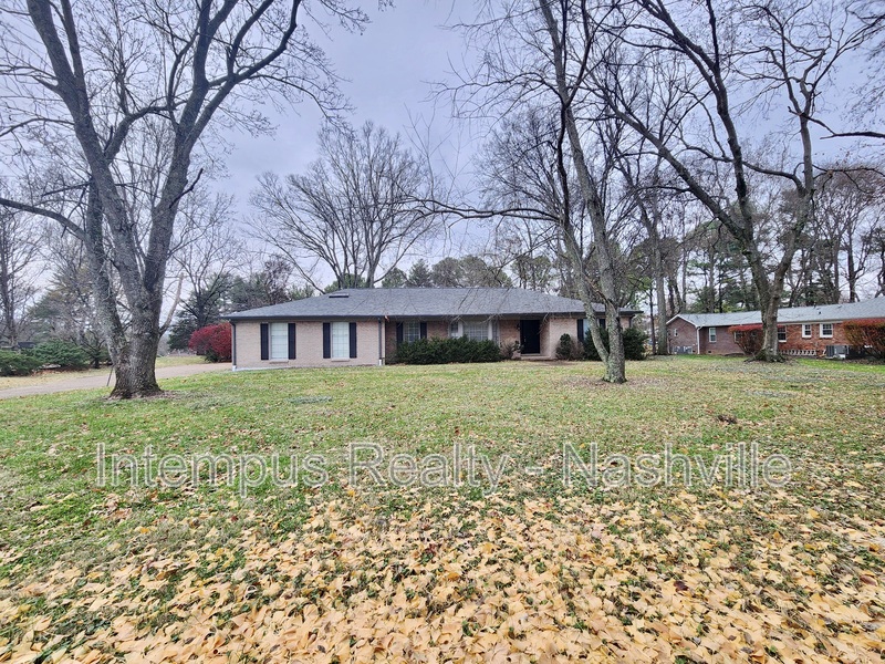 Brentwood House: 8124 Devens Dr