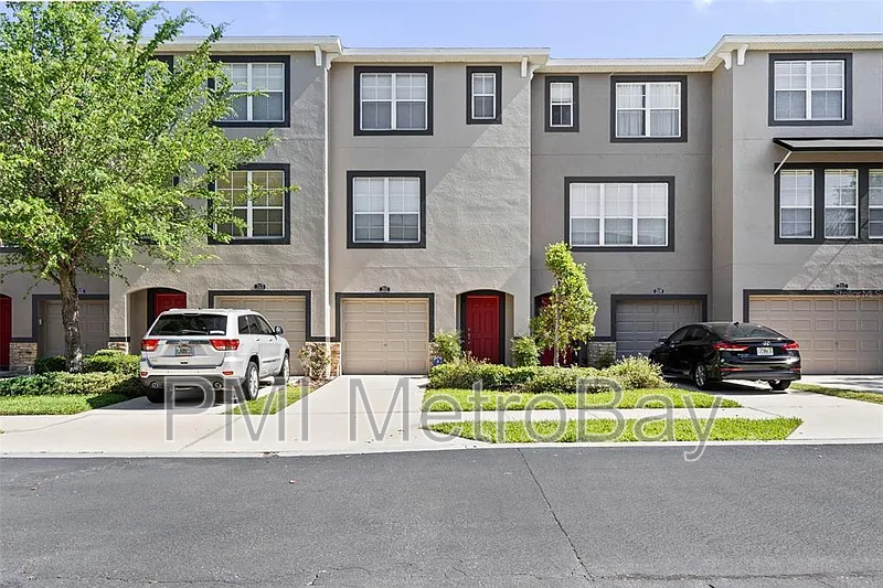 Brandon Townhome: 2521 Lexington Oak Dr