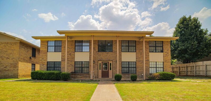 Wake Village Condo: Forest Villa Apartments 11