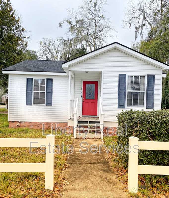 Ludowici House: 294 S Mcdonald St