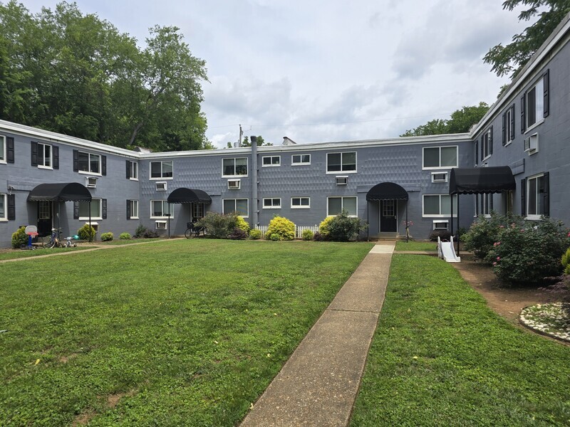 Richmond Condo: 3206 Ellwood Ave