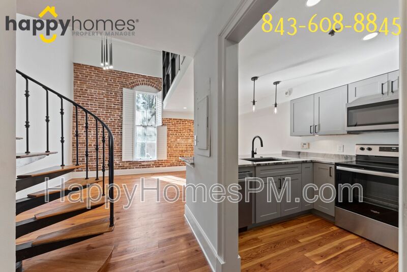 Charleston House: 377 King Street