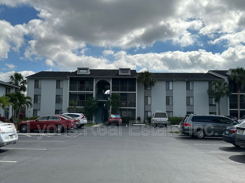 Fort Myers Condo: 4701 Lakeside Club Blvd 10