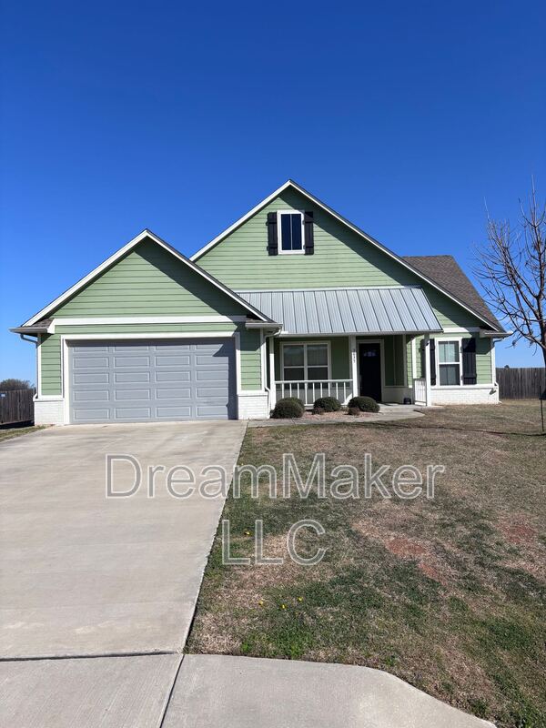 Norman House: 3035 SE 34th Street