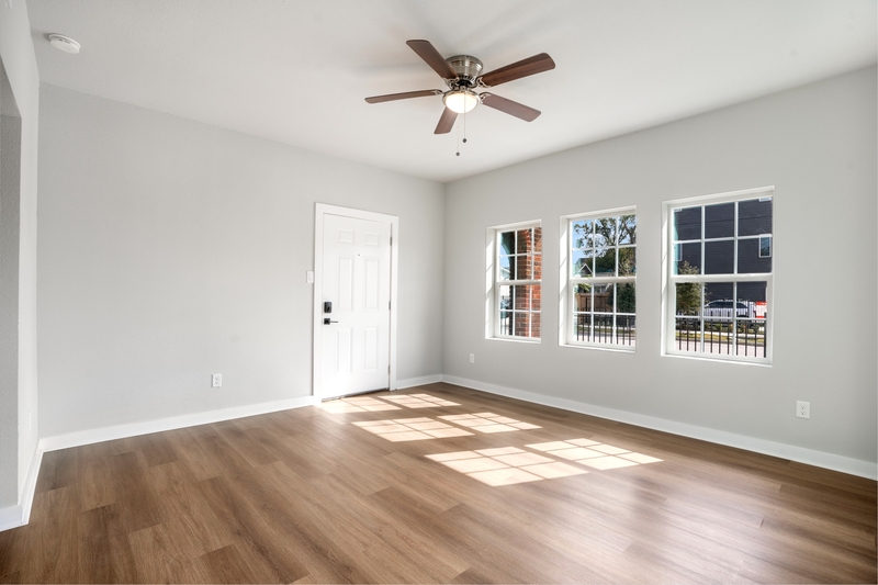 Houston Condo: 1115 Hogan Street - 2