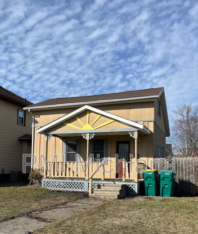 Mishawaka House: 212 W 9th St