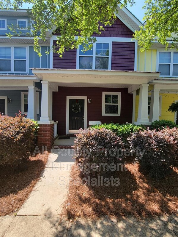 Columbia Townhome: 833 Forest Park Rd