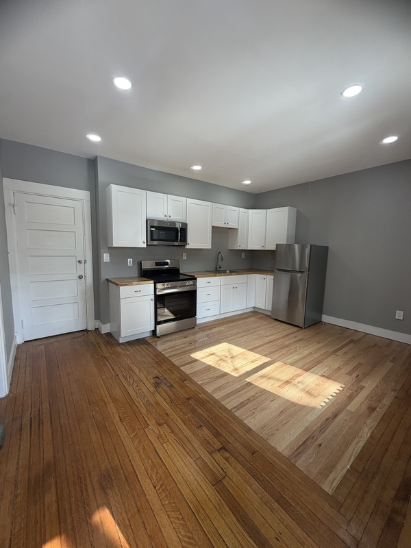 Rensselaer Condo: 48 Broadway Apt 3