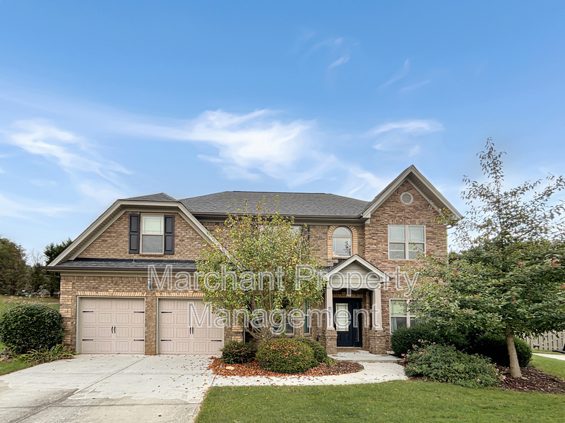Simpsonville House: 32 Governors Lake Way